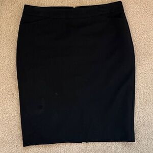 Chaus Classic Black Pencil Skirt
